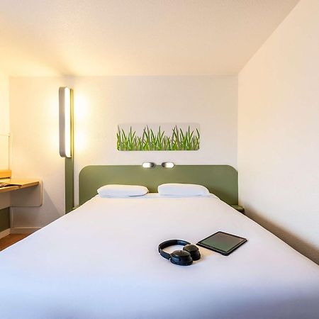 Ibis Budget Villefranche Limas Eksteriør bilde