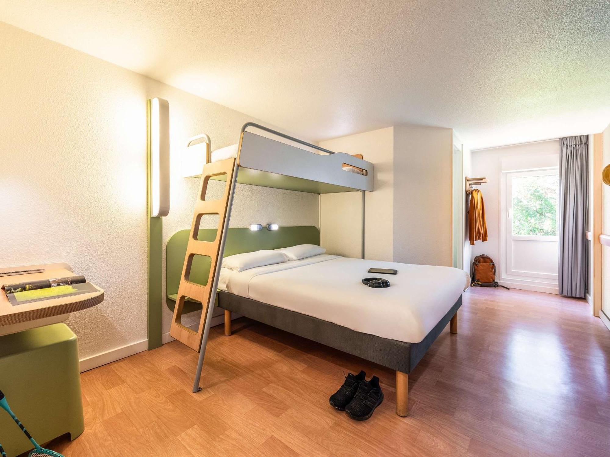 Ibis Budget Villefranche Limas Eksteriør bilde