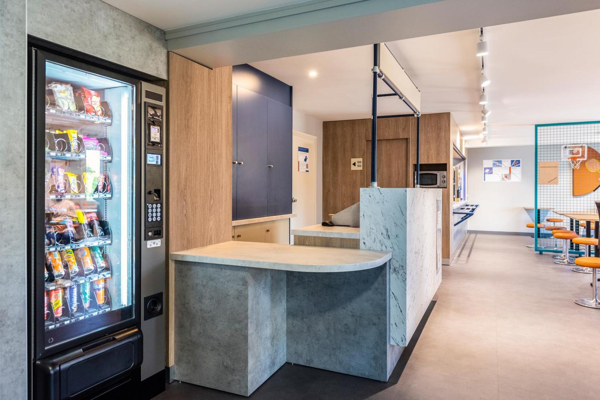 Ibis Budget Villefranche Limas Eksteriør bilde
