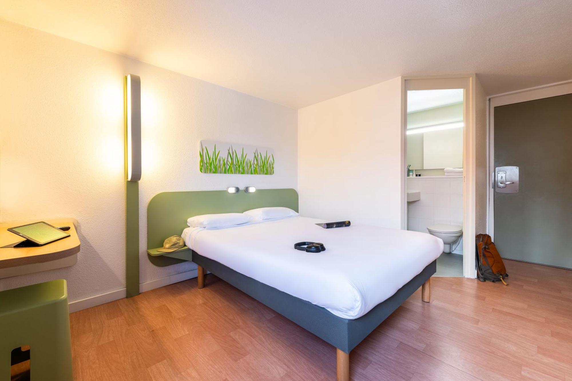 Ibis Budget Villefranche Limas Eksteriør bilde