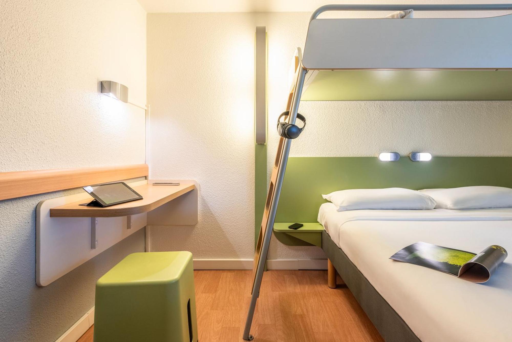 Ibis Budget Villefranche Limas Eksteriør bilde